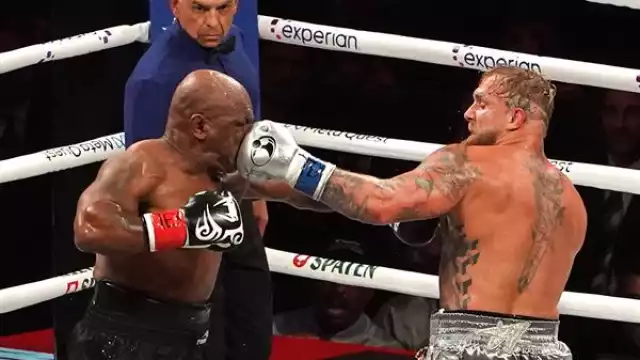 Mike Tayson en acción ante el influencer