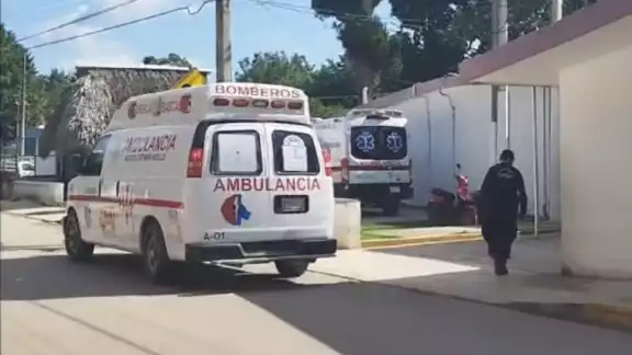 Paramédicos trasladaron al herido al hospital para recibir atención médica