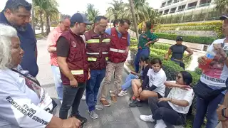  "Madres Buscadoras de Isla Mujeres" bloquean avenida Kukulcán 