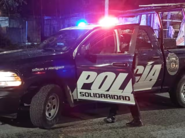 Taxistas se agarran a balazos en Playa del Carmen en la colonia Ejido.