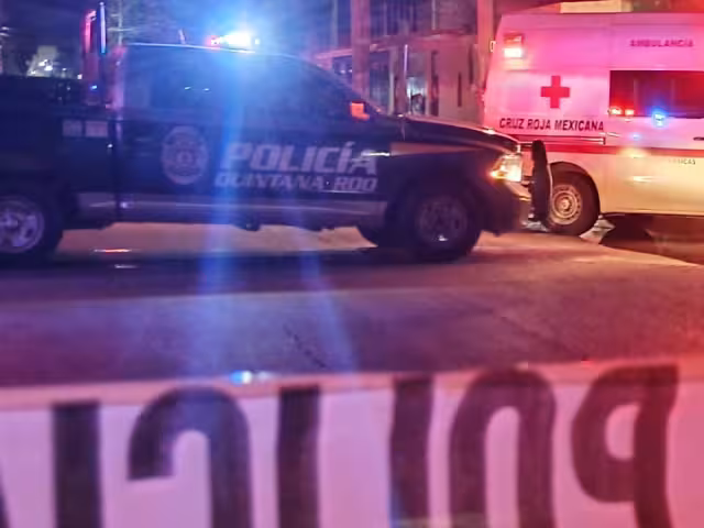 La riña escaló cuando un hombre sacó un arma punzocortante.