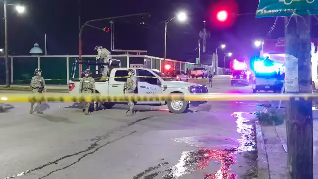 Autoridades catean instalaciones del sindicato de taxistas de Cancún.