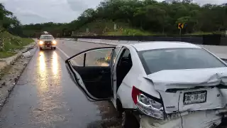 Automovil sufre accidente vial en 'la curva del diablo' en Campeche