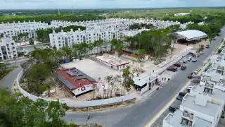 Gobernadora Mara Lezama inaugura secundaria y anuncia domo escolar en Cancún