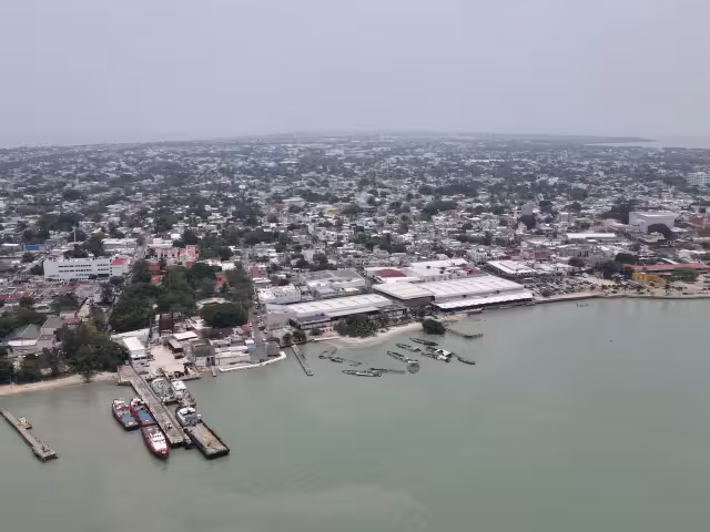 El gobierno municipal y los empresarios replican que el plan de la SEDATU está mal plasmado y deja “encerrada” a la Isla. 