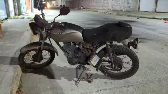 La motocicleta fue resguardada por familiares del lesionado