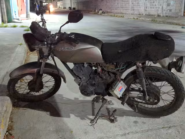 La motocicleta fue resguardada por familiares del lesionado