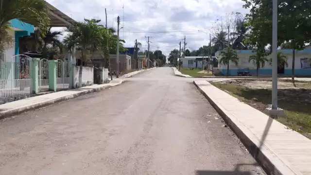 Los  "coyotes" figieron interés en el producto, subiendo varios kilos a la camioneta para después huir sin pagar