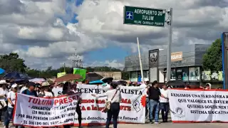Más de dos mil maestros marcharon en Tulum  como rechazo a la reforma del ISSSTE
