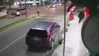 Mujer es fuertemente impactada por vehículo en la colonia Centro de Chetumal