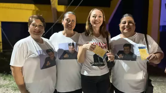 Las cuatro admiradoras se dijeron fanáticas de Chayanne desde hace 45 años