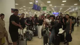 Familia de más de 20 integrantes se despiden del Caribe Mexicano  tras disfrutar sus vacaciones   