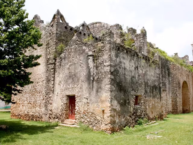 Los elementos arquitectónicos coloniales fusionan estilos europeos y locales