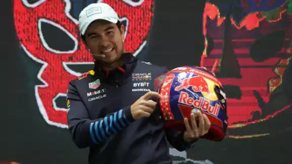 Checo Pérez terminó décimo en la Práctica Libre 1 del GP de México 2024