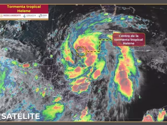 Helene se intensifica sobre la Península de Yucatán con fuertes lluvias, vientos y oleajes.