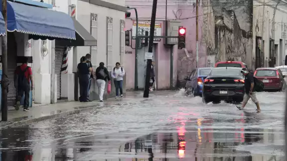 La capital yucateca no hubo emergencias, únicamente encharcamientos. La capital yucateca no hubo emergencias, únicamente encharcamientos.