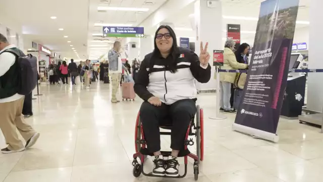 La triunfadora del metal de plata en los juegos adaptados de París, viajó ayer a la Ciudad de México para asistir a una entrevista especializada en deportes.