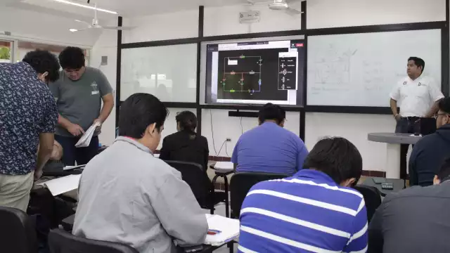 El director del Tecnológico dijo que la meta es llegar a un 70% de egreso de jóvenes que inician en alguna de las carreras que ofrecen