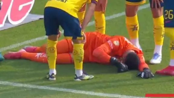 El arquero no regresó para el segundo tiempo