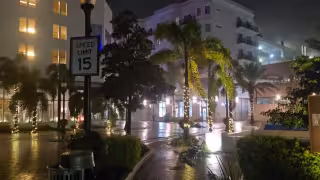 Video en X muestra cómo es la experiencia dentro del ojo del huracán Milton en Sarasota, Florida.
