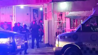 El atraco al negocio fue provocado por dos sujetos a bordo de una motocicleta