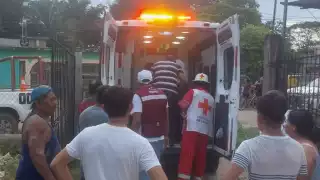 Albañil sufre descarga eléctrica durante una obra en Champotón 