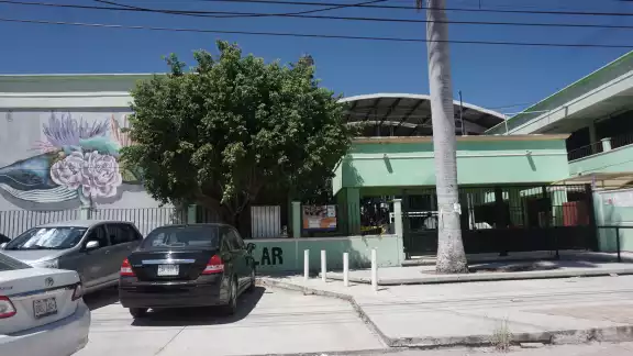Sarmiento Maldonado dijo que hay escuelas que tienen personal de más