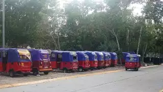 “Afectan nuestra economía": Exponen a mototaxis de Cancún por aumentar excesivamente sus tarifas   