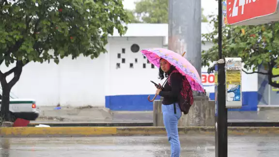 Se recomienda a la población cancunense tomar precauciones al salir Se recomienda a la población cancunense tomar precauciones al salir