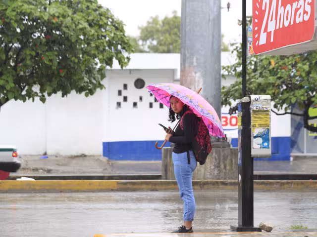 Se recomienda a la población cancunense tomar precauciones al salir