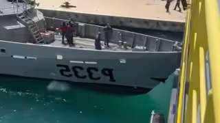 La Patrulla Costera impactó a la embarcación de carga.