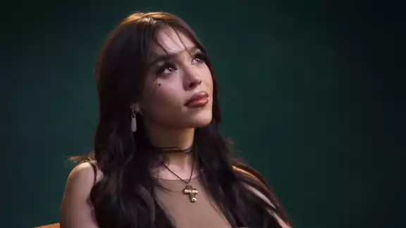 Danna Paola revela que pensó quitarse la vida durante entrevista.