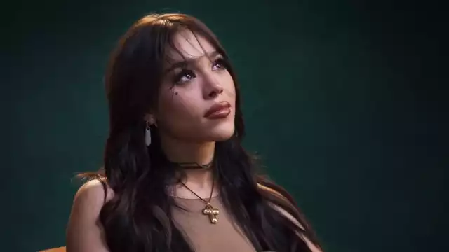 Danna Paola revela que pensó quitarse la vida durante entrevista.
