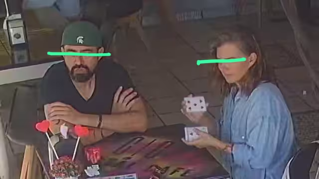 Acusan a una pareja de extranjeros por negarse a pagar alimentos que habrían ordenado