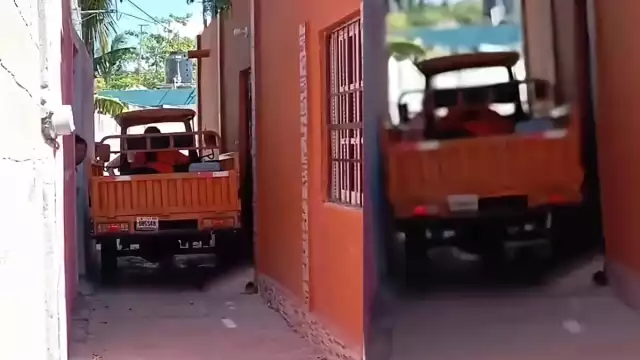 Una trimoto del Ayuntamiento de Campeche quedó atascada en un andador de la colonia Fidel Velázquez.