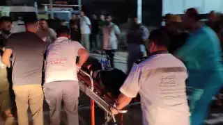 Bombardeo israelí contra una escuela en el centro de Gaza deja al menos 19 muertos