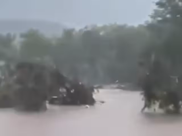 La situación ha requerido la participación de más de 500 rescatistas