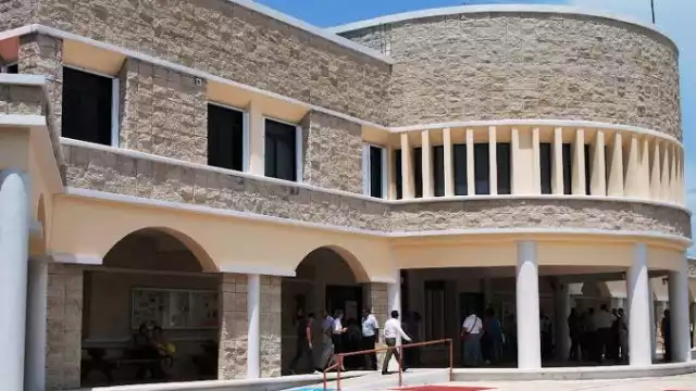 Al menos 9 profesores han sido acusados de acoso sexual en la UQROO.