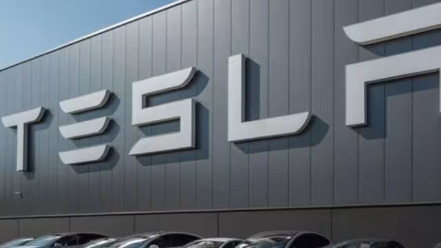 Encuentran una bomba de la Segunda Guerra Mundial dentro de las instalaciones de la fabrica de Tesla en Berlín