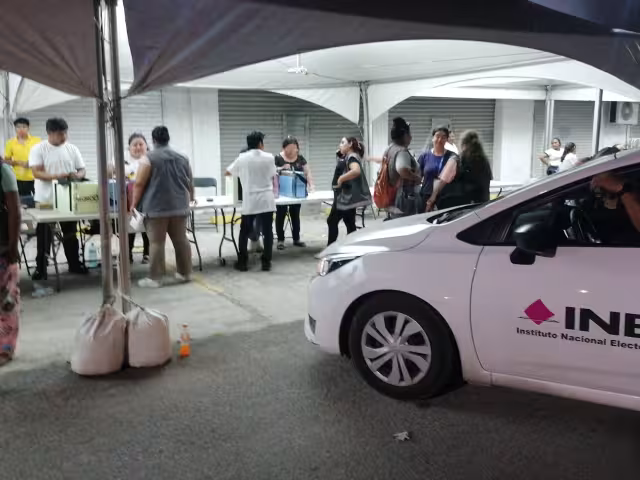 Funcionarios trabajaron bajo la oscuridad durante la Jornada Electoral de este 1 de junio