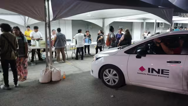 Funcionarios trabajaron bajo la oscuridad durante la Jornada Electoral de este 1 de junio