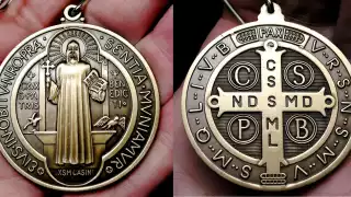 Ritual de Protección con la Medalla de San Benito: ¿Cómo limpiarla en Luna Llena?
