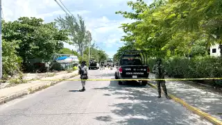 Velador encuentra un cuerpo embolsado y decapitado en la Supermanzana 86 de Cancún 