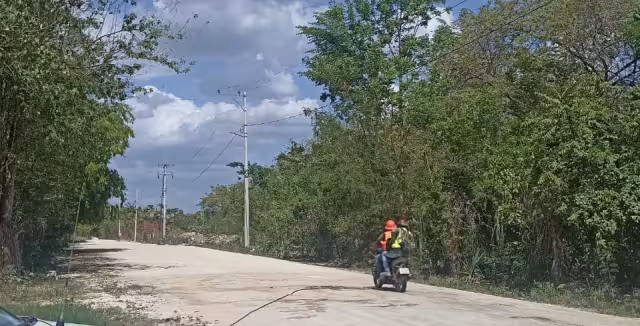 Vecinos auxilian a víctima de asalto en calle 14 de Campeche