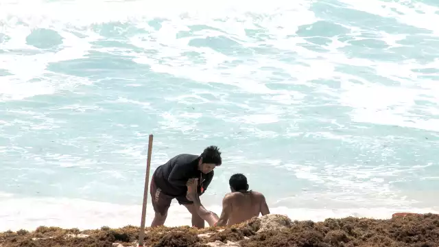 Rescatistas comentaron que por las fuertes rachas de viento se registra un oleaje diferente al habitual, por lo que se deben respetar las banderas rojas