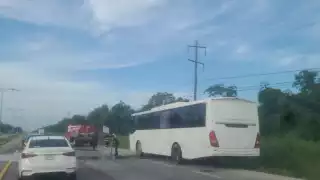 Conato de incendio en camión de Lipu moviliza a cuerpos de emergencia en la carretera federal 307