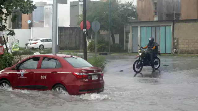 Protección Civil pide precaución a los automovilistas