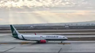 Sheinbaum asegura ajustes temporales tras cancelación de rutas de Mexicana de Aviación