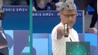 Yusuf Dikec, el tirador que conquistó la Plata y las redes sociales al ser nombrado el John Whisk olímpico