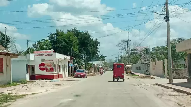 Varias personas recurrieron a los servicios de especialistas para contar con electricidad.